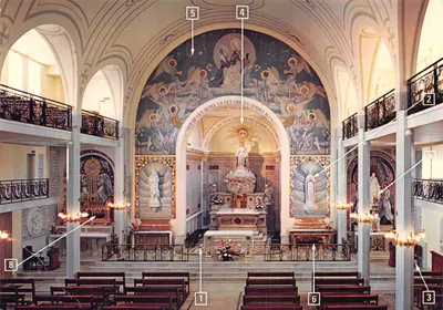 Interior da capela da Medalha Milagrosa — vista do altar e das frescos — editor: Photo Pierre BIZET, n° 80/02