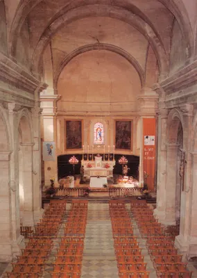 Igreja São Martinho — Nef central e altar — Imprimerie BEAU LIEU, Lyon