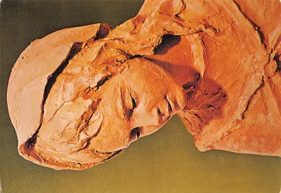 Buda em argila — escultura em relevo — editor Apostolato Liturgico, n° C 39