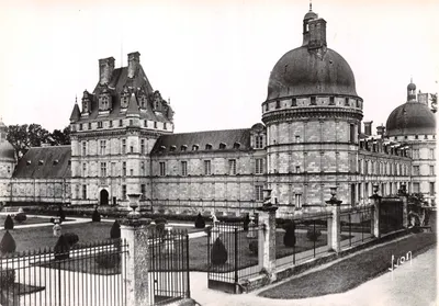 Castelo de Valençay — vista do parque e dos edifícios principais — Éditions Valençay