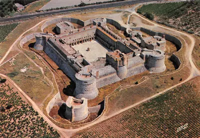 Fortaleza de Salses — vista aérea — Edição 'Europ' - Pierron - 1712
