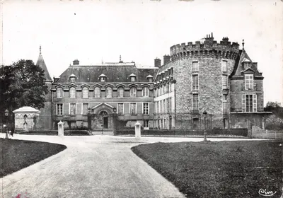 Castelo de Rambouillet — Torre principal — Entrada — Editor: Call. F. Restier — Imp. Maçon