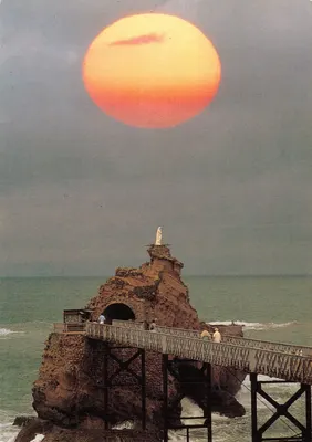Biarritz — pôr do sol no rochedo da Virgem — Éditions LAVIELLE