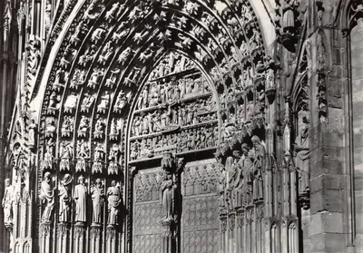 Strasbourg — La cathédrale — Le grand portail — Éditions Strasbourg