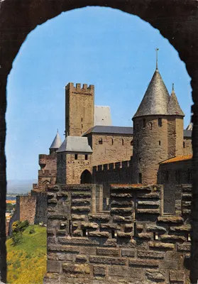 Carcassonne — A Cidade — Defesa da Porta da Aude e o Castelo Comtal — Edição J. LARTIGUE