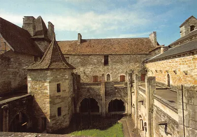 Carenac — Cour interior do claustro com galeria romana e três galerias ogivais — Impresso na França, n° 460010