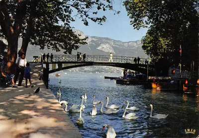Annecy — O ponte dos Amantes e o Monte Veyrier (1300 m) — editor IRIS
