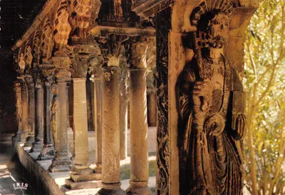 Aix-en-Provence — Le Cloître (Style Roman 1080) — Éditeur IRIS
