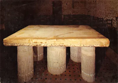 Mesa do Altar-Mestre de 974 — editor EDITIONS DU CASTELET
