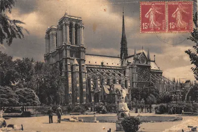 Notre-Dame de Paris — vue du square Viviani — Éditions Yvon