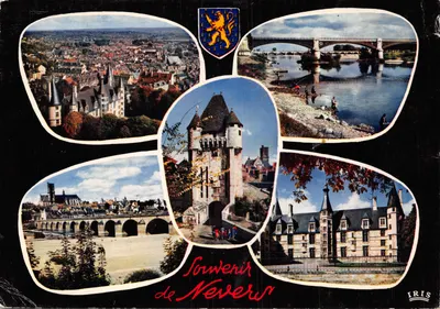 Nevers — vue générale avec pont, château, portes et rive de la Loire — éditeur IRIS