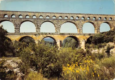 Pont du Gard — aqueduc romain — Éditions Lyoncolor