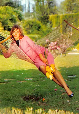 Femme dans un hamac — jardin — éditeur Kodak, n° 382