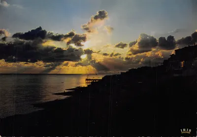 Le Havre (Seine-Maritime) — Coucher de soleil sur la plage — Éditions La Cigogne
