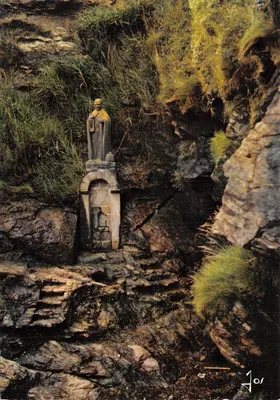 Saint-Gildas-de-Rhuys — statue de saint Gildas dans une grotte, près d'une fontaine — Éditions d'Art JOS