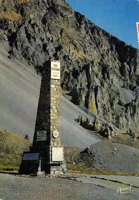 Col d'Izoard — monument en pierre avec inscription altitude 2360 m — éditeur Airel, n° 202