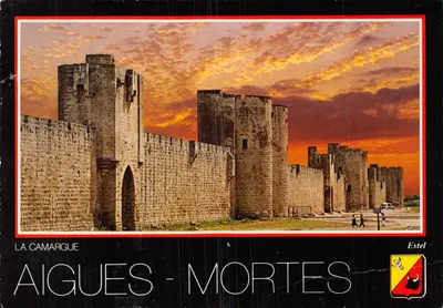 Aigues-Mortes — muralhas da cidade fundada no século XIII — Estel