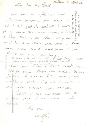 Place de la République — vue de l'édifice avec escalier extérieur — éditeur Marasco — Verso