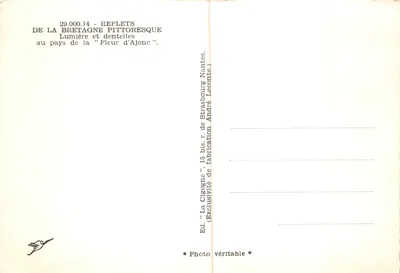 Mulher em traje bretão — bordando perto de um lago — editor Lumières et dentelles, Nantes — Verso