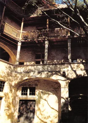 Château de Lourmarin — Loggia et Galeries du Château Vieux — Éditions d'Art Naturelles