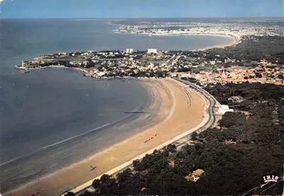 Côte de Beauté — Vue d'ensemble au fond Royan — éditeur IRIS
