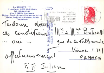 La Réserve **** — widok z powietrza z właściwości z basenem i kortem tenisowym — wydawca AS — Rewers