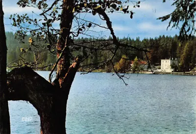 Lago do Bouchet — paisagem com o Chalet-Hôtel — Edições MARGERIT-BREMOND