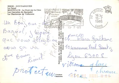 Goudargues — O Canal, O Ponte sobre a Cèze, As Cataratas do Sautadet, A Chartreuse de Valbonne — Éditions du Vieux Port — Verso