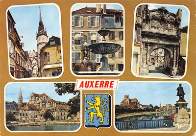 Auxerre — vista panorâmica com torre da Horloge, fonte, portal Renascentista, catedral e estátua de Paul Bert — Éditions Valoire