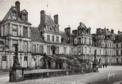 Fontainebleau — Palácio - Pátio dos Adeuses — Éditions d'Art