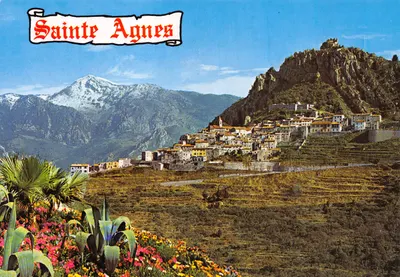 Sainte Agnes — village perché en terrasses au pied d'un massif montagneux enneigé — éditeur SOPICO, n° SA 1