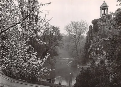 O Parque das Buttes-Chaumont — vista do lago e do templo da Sabedoria — Éditions d'Art, n° 548