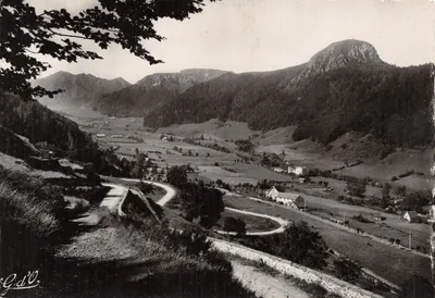 Vale do Sancy — vista panorâmica com o Mont-Dore e o Capucin — G.d'O. — n°34