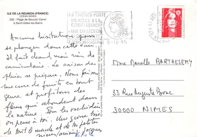 Boucan-Canot — spiaggia costiera con onde e scogli — Gelabert — Verso