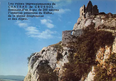 Castelo de Crussol — ruínas sobre falésia dominando o Rio Rhône e as Alpes — Éditions CELLARD