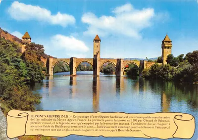 O Ponte Valentre (M.H.) — ponte de três torres em pedra sobre um rio, editora S.A. Cartes Postales APA-POUX ALBI, n° 1001