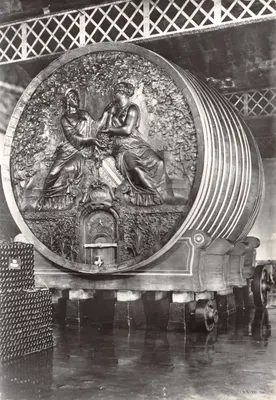 Fúria de 200.000 garrafas — o maior barril do mundo — Champagner, Epernay