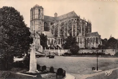 Le Mans - Place des Jacobins e a Catedral — editor GABY, Nantes, n° 155