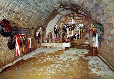Túnel comemorativo — depósito de soldados alemães — Éditions du Fort de Douaumont
