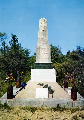 Monumento do 74º R.I. em Douaumont — ataque do dia 22 de maio de 1916 — editor Editions du Fort de Douaumont