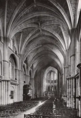 Bordeaux (Gironde) — Catedral de São André (séculos XII a XVI) — Vista da Nave e do Coro, tirada do oeste — Serviço Comercial Palácio do Grand Palais - Avenida Alexandre-III - Paris
