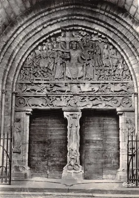Beaulieu-sur-Dordogne — Portal da Igreja (século XI) — Editor: COMIÈRE IMP. MACON