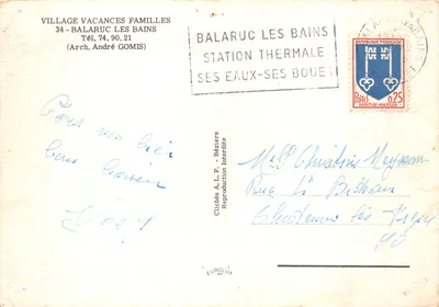 Balaruc-les-Bains — praia com guarda-sol vermelho e banhistas — Clichés A. L. P. - Béziers — Verso