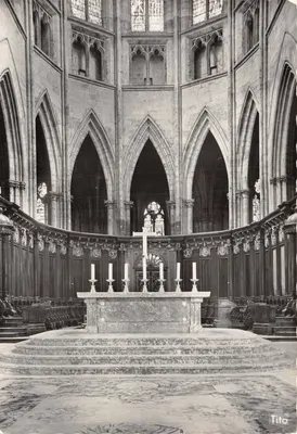 Interior da Catedral de São André — vista do altar-mor