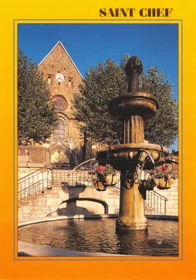 Saint-Chef — Fontaine e igreja — Imagens da França