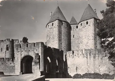Carcassonne — Porta Narbonnese (século XIII) — editor: Estel
