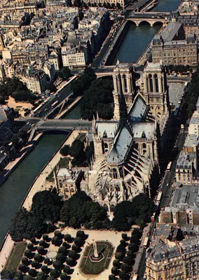 Nossa Senhora de Paris — vista aérea — Edições CHANTAL, n°448