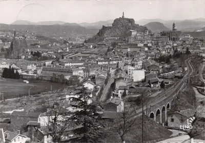 Le Puy (Haute-Loire) — visão geral tirada da estrada de Saugues — Edição MARGERIT-BRÉMOND