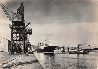 O Bassin de l'Eure — Porto de Le Havre com guindastes e navios — Edições BELLEVUES