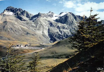 Le Col du Lautaret — vue du Grand Galibier et de la chaîne des Séracs — éditeur IRIS